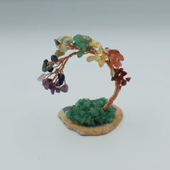 Træ med chakra sten