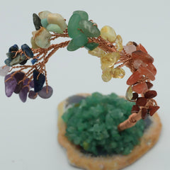 Træ med chakra sten