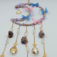 Ophæng med sommerfugle og krystaller