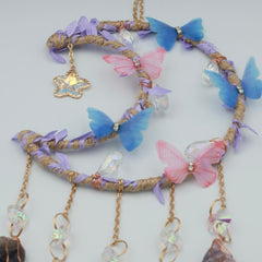 Ophæng med sommerfugle og krystaller