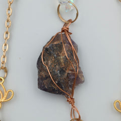 Ophæng med sommerfugle og krystaller