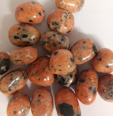 Orange calcit m. Sort Turmalin