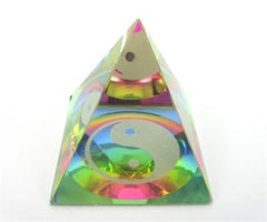 Pyramide m. Yin-Yang