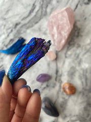 Aura titanium behandlet kyanit - 5-7 cm