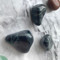 Obsidian spindelvæv - 3-4 cm