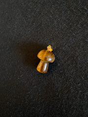 Tigerøje vedhæng svamp (guld)