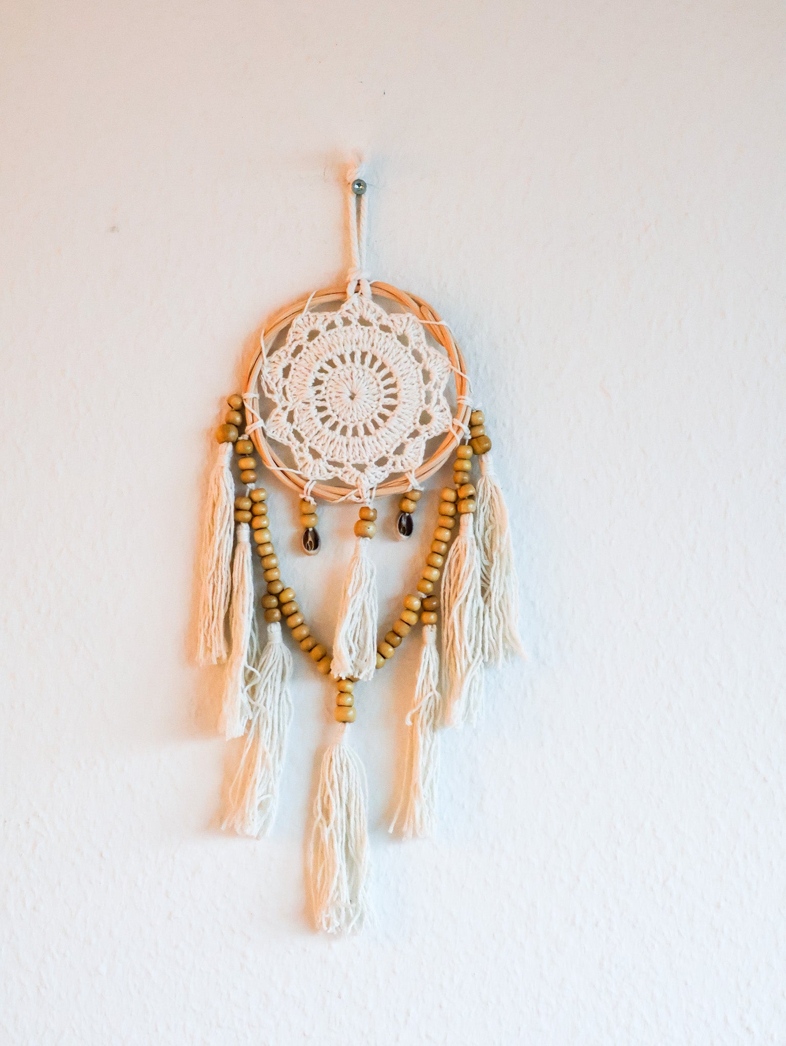 Hæklet ophæng m. perler og kvaste langfra