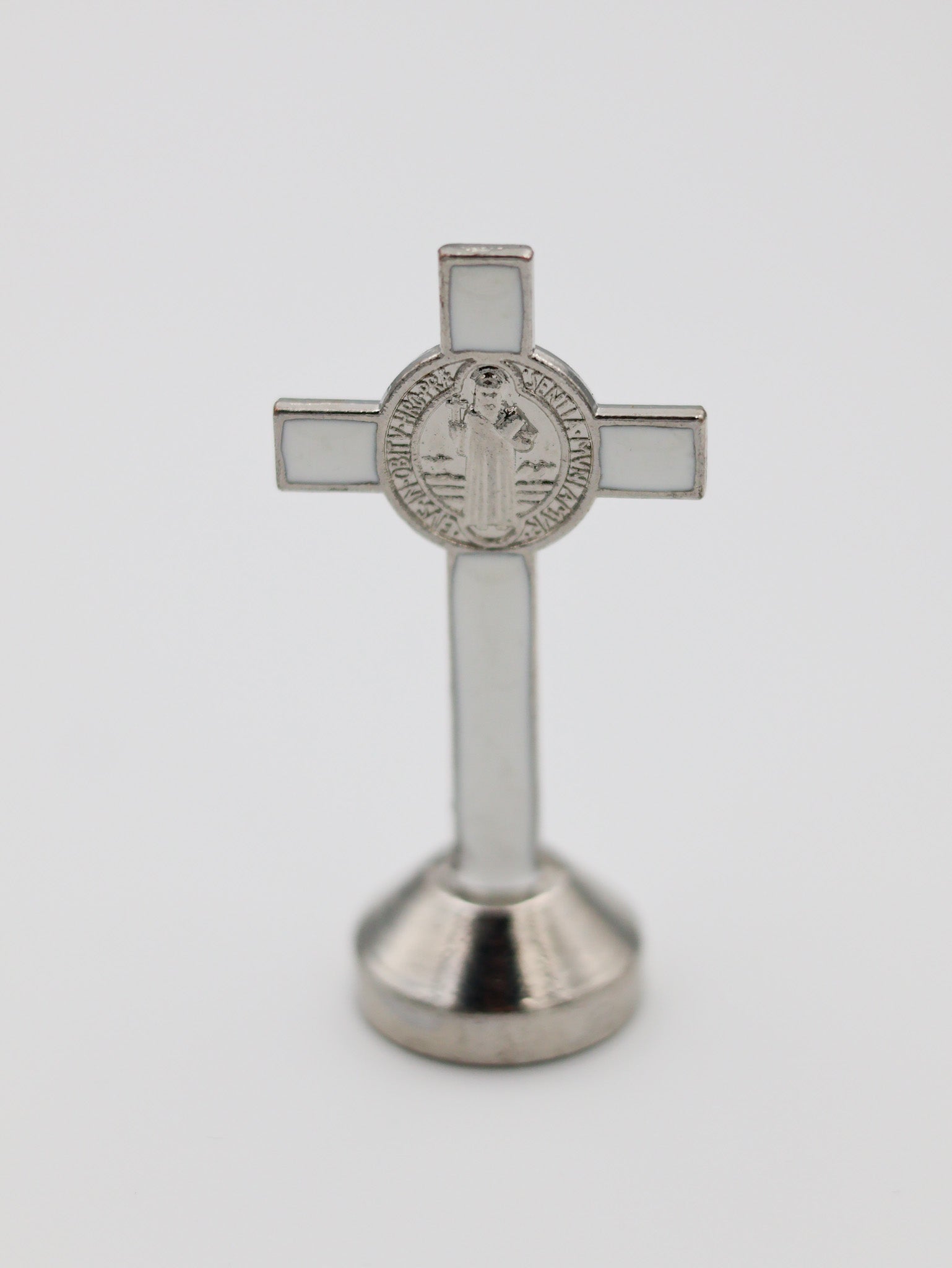 Lille Jesus på kors bagfra