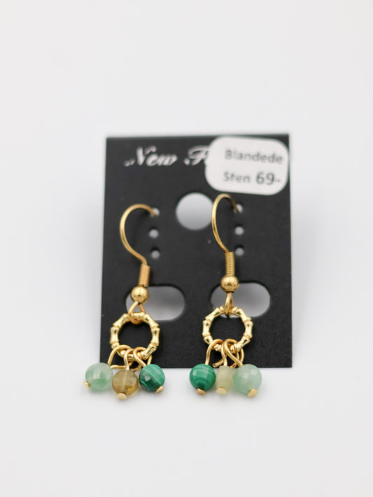 Øreringe med grønne sten